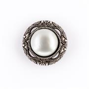 Pearl Button W. Silver Edge,34, 22mm  Shank